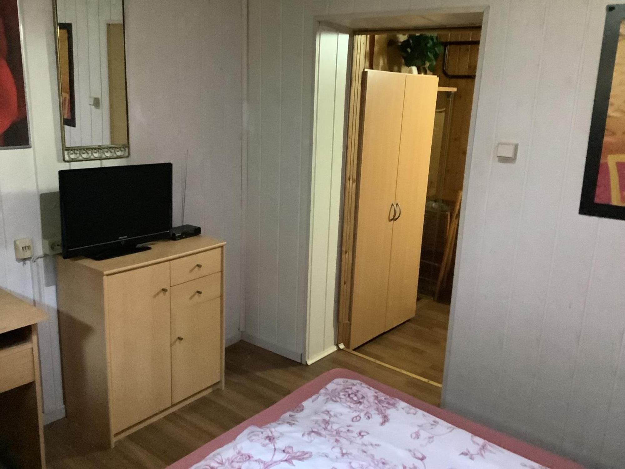 Schoenes Zimmer Im Seterant/Untergeschoss Есен Екстериор снимка