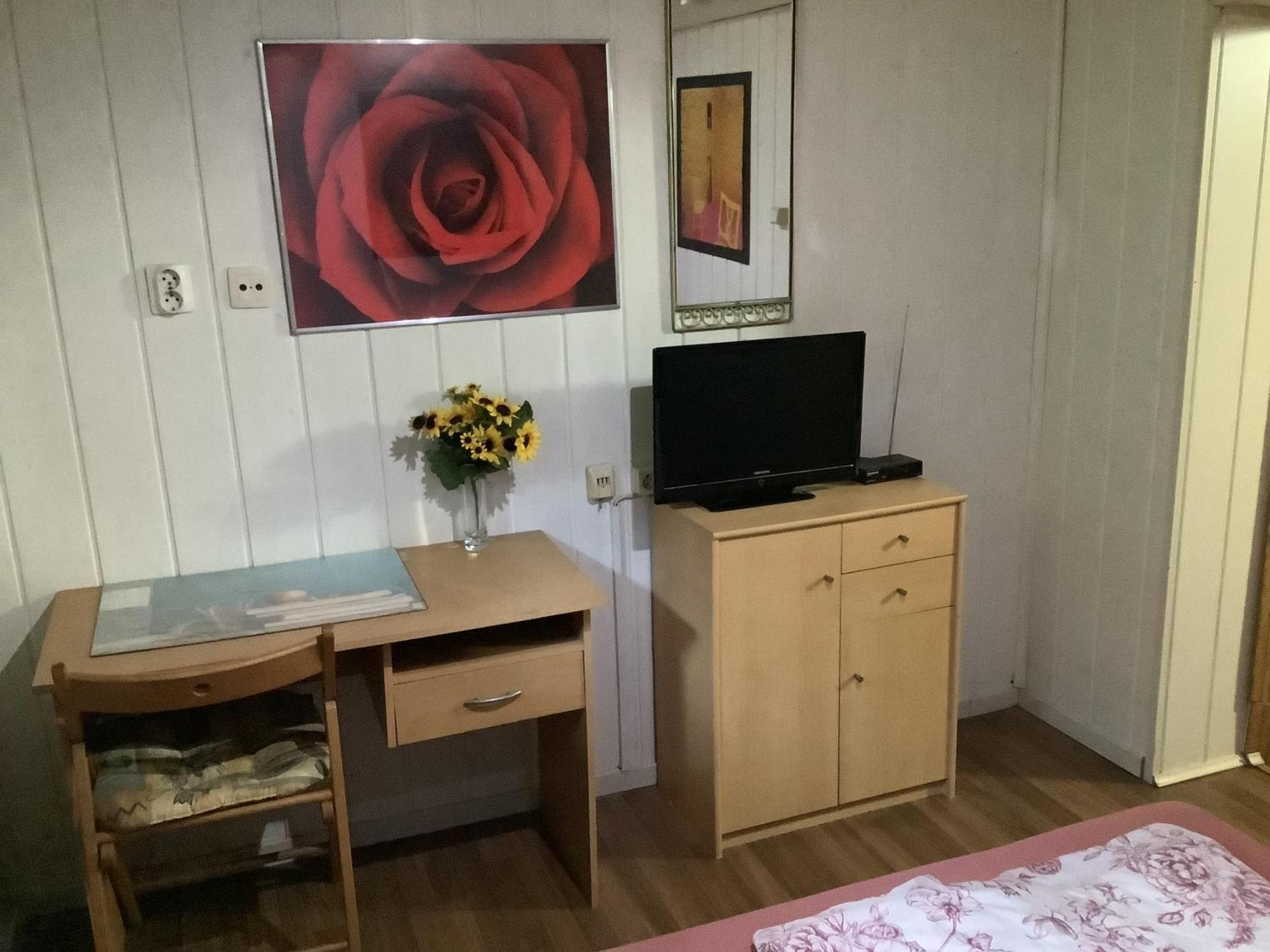 Schoenes Zimmer Im Seterant/Untergeschoss Есен Екстериор снимка